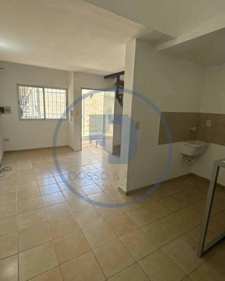 Te presentamos un complejo de 9 departamentos tipo duplex ubicado en Fortin Warnes 555, Resistencia, Chaco a solo metros de Av. San Martin y Edison