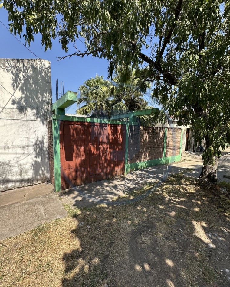 Casa a reciclar en Barrio Italia - Ideal para inversion