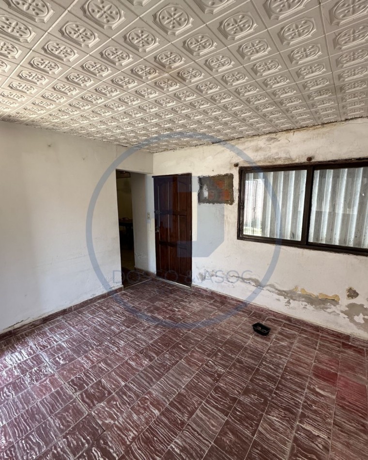 Casa a reciclar en Barrio Italia - Ideal para inversion