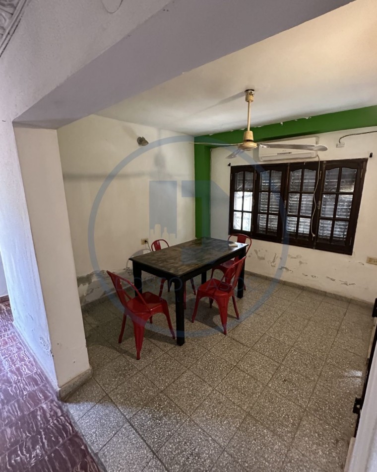 Casa a reciclar en Barrio Italia - Ideal para inversion