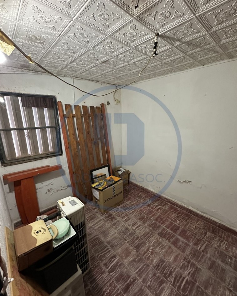 Casa a reciclar en Barrio Italia - Ideal para inversion