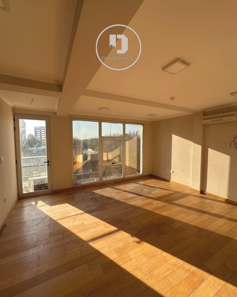 Oficina en venta - Edificio Juvenal, Av. Sarmiento 783