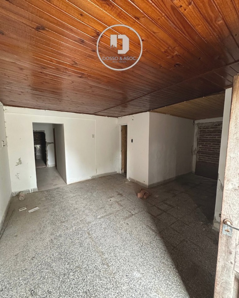 VENDE PROPIEDAD A RECICLAR — A metros del Regimiento Ejercito Argentino Arturo Illia 3171, Resistencia