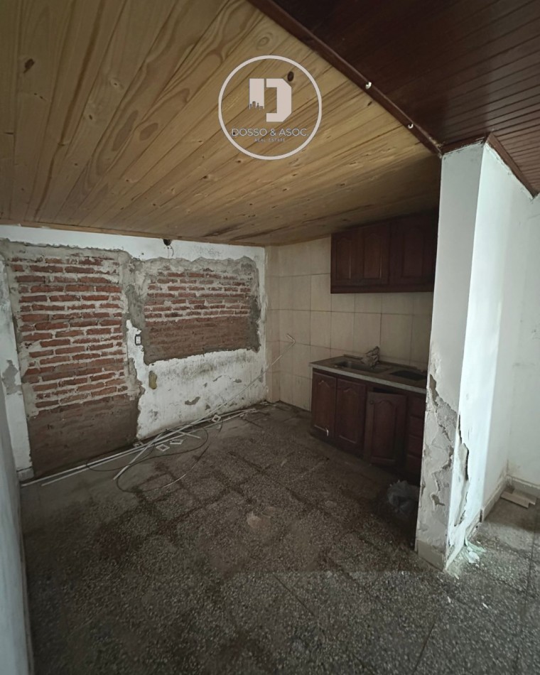 VENDE PROPIEDAD A RECICLAR — A metros del Regimiento Ejercito Argentino Arturo Illia 3171, Resistencia