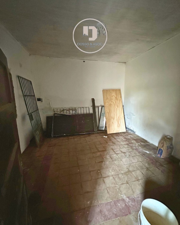 VENDE PROPIEDAD A RECICLAR — A metros del Regimiento Ejercito Argentino Arturo Illia 3171, Resistencia