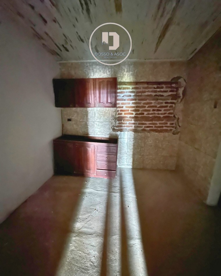 VENDE PROPIEDAD A RECICLAR — A metros del Regimiento Ejercito Argentino Arturo Illia 3171, Resistencia