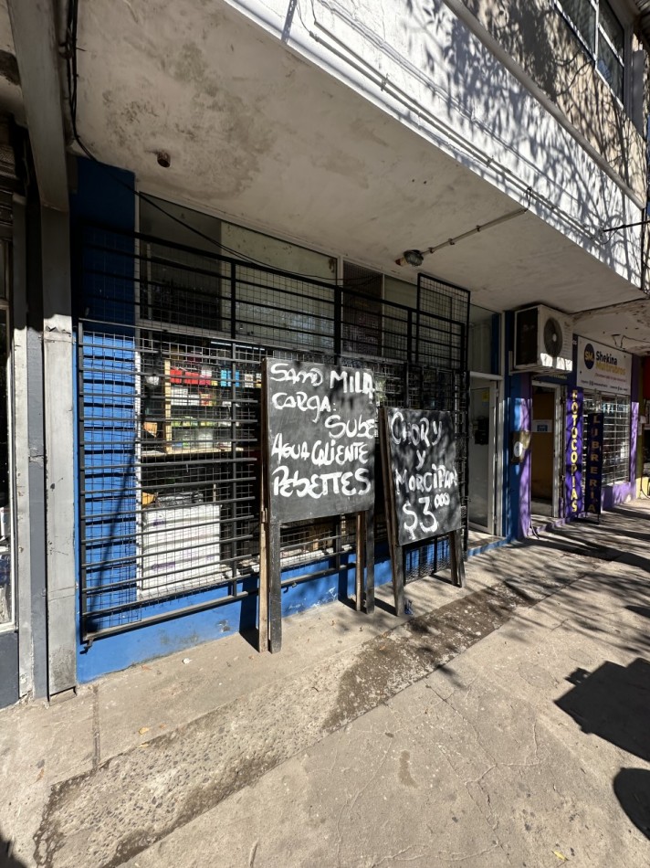 SE VENDE LOCAL COMERCIAL SOBRE AVENIDA 9 DE JULIO FRENTE A HOSPITAL PERRANDO
