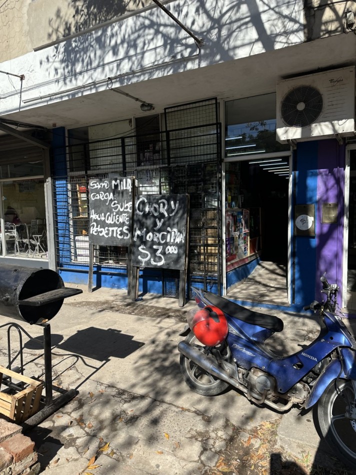 SE VENDE LOCAL COMERCIAL SOBRE AVENIDA 9 DE JULIO FRENTE A HOSPITAL PERRANDO