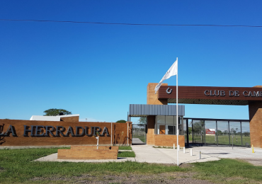 VENDE TERRENO EN BARRIO PRIVADO CLUB DE CAMPO LA HERRADURA
